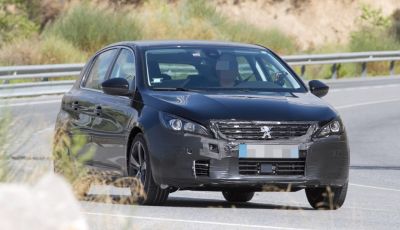 Peugeot 308 e 308 SW 2017, le prime foto durante i collaudi