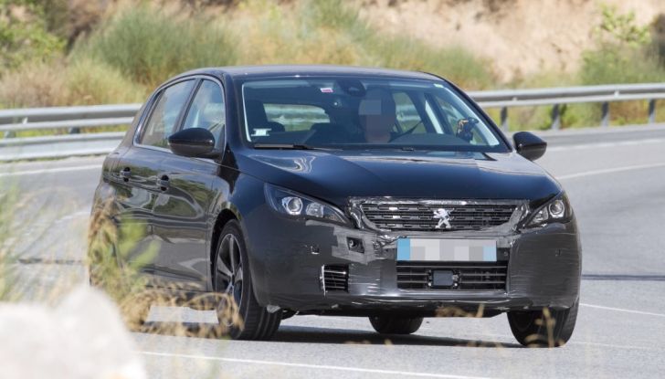 Peugeot 308 e 308 SW 2017, le prime foto durante i collaudi - Foto 1 di 18