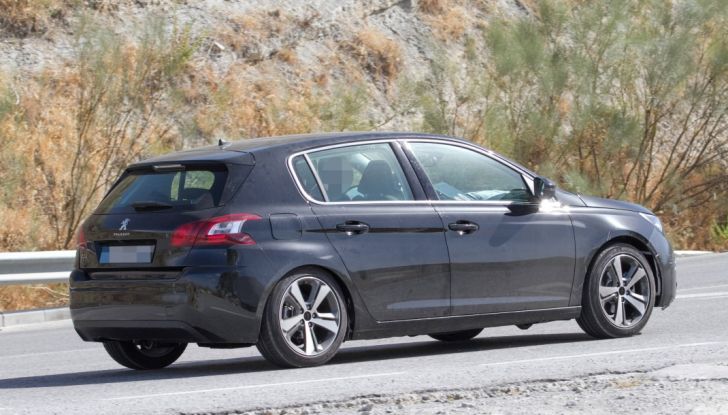 Peugeot 308 e 308 SW 2017, le prime foto durante i collaudi - Foto 5 di 18