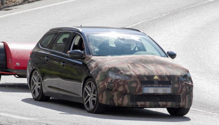 Peugeot 308 e 308 SW 2017, le prime foto durante i collaudi - Foto 14 di 18