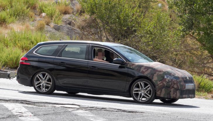 Peugeot 308 e 308 SW 2017, le prime foto durante i collaudi - Foto 16 di 18