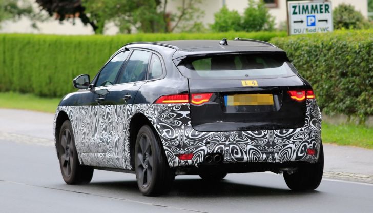 Jaguar SUV, prime foto spia della versione elettrica - Foto 6 di 10