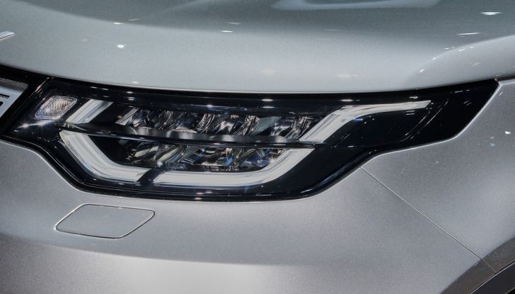 Nuova Land Rover Discovery, prima foto ufficiale della quinta generazione - Foto 12 di 19