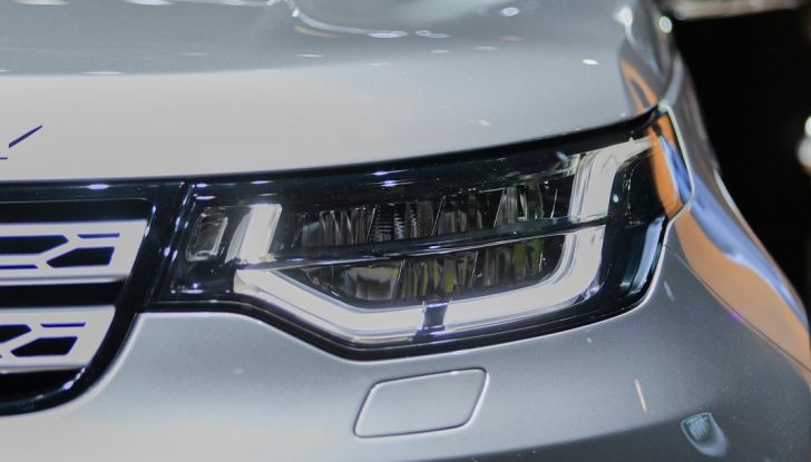 Nuova Land Rover Discovery, prima foto ufficiale della quinta generazione - Foto 14 di 19