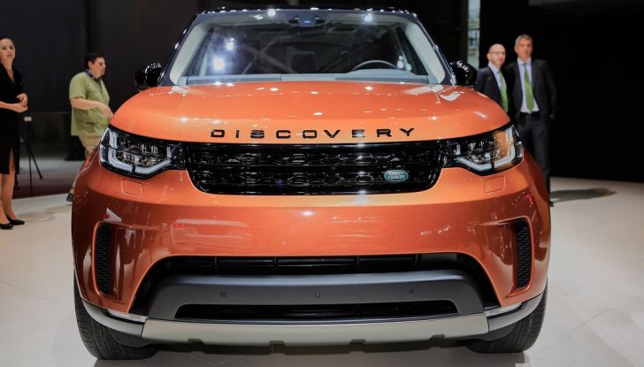 Nuova Land Rover Discovery, prima foto ufficiale della quinta generazione - Foto 2 di 19