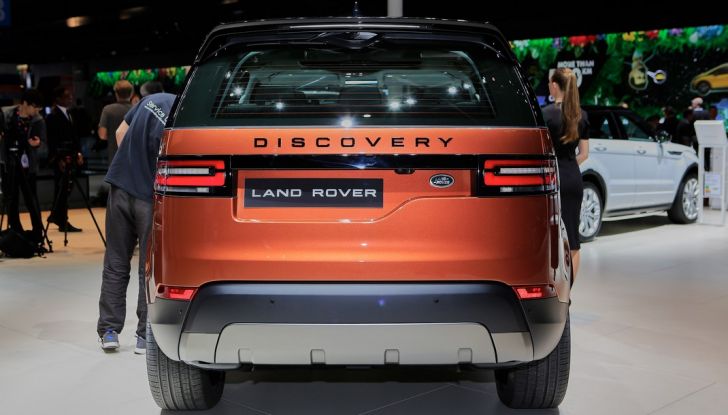 Nuova Land Rover Discovery, prima foto ufficiale della quinta generazione - Foto 17 di 19