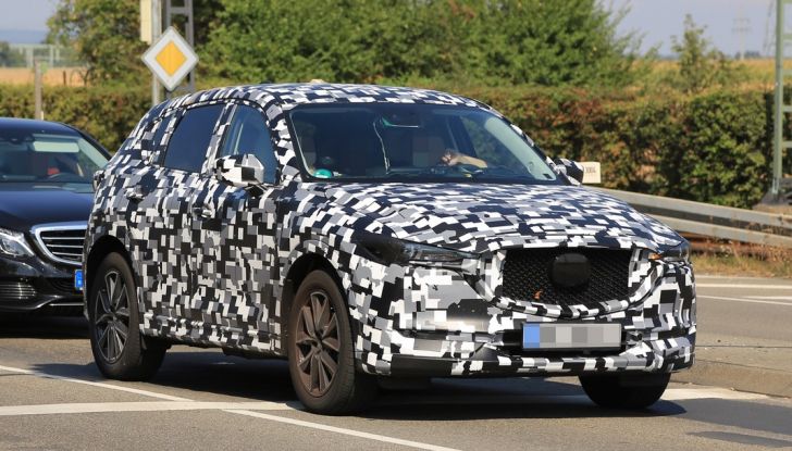 Mazda CX-5 MY2018, prime foto spia dei test dinamici - Foto 10 di 17