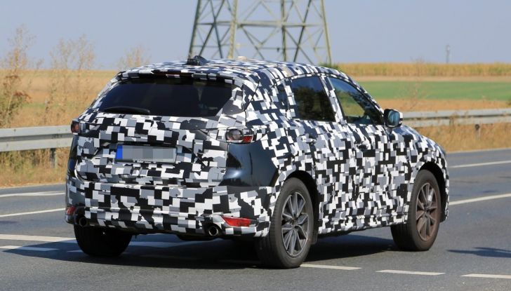 Mazda CX-5 MY2018, prime foto spia dei test dinamici - Foto 3 di 17