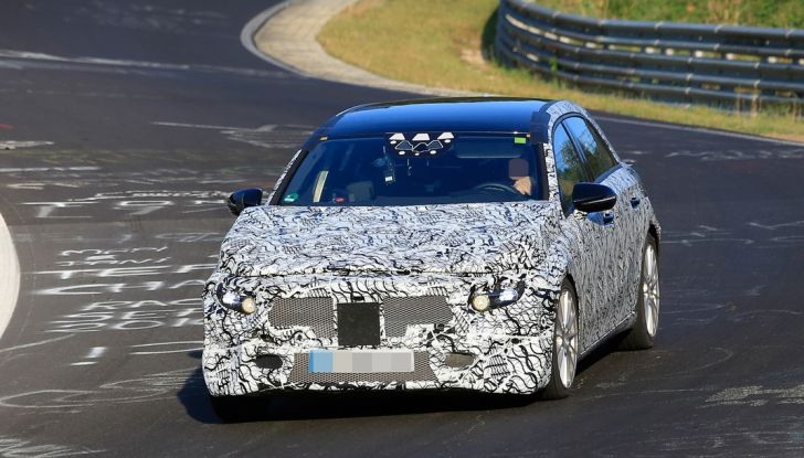 Mercedes Classe A nuove foto spia dal circuito del Nurburgring - Foto 3 di 9