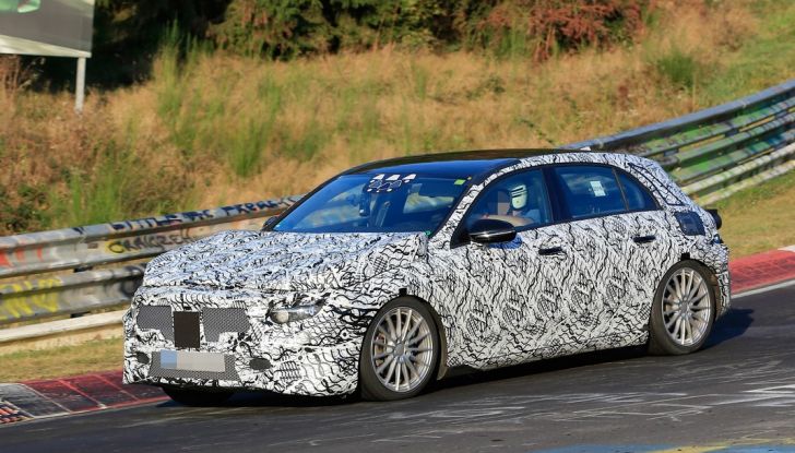 Mercedes Classe A nuove foto spia dal circuito del Nurburgring - Foto 4 di 9