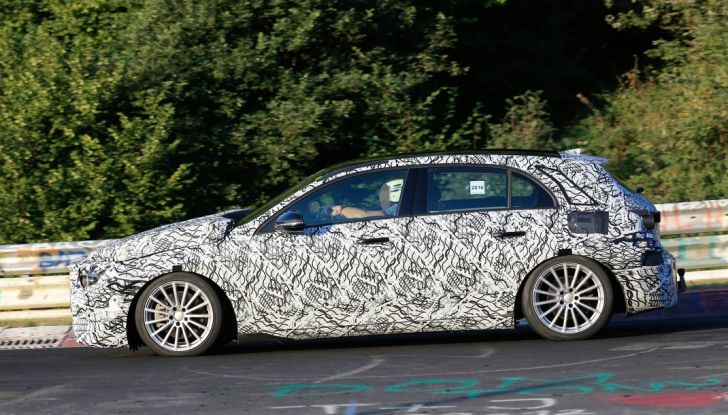 Mercedes Classe A nuove foto spia dal circuito del Nurburgring - Foto 6 di 9