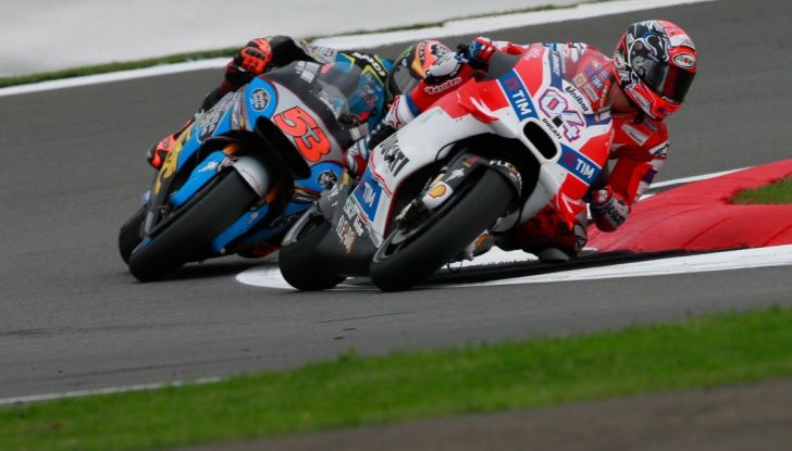 Risultati MotoGP FP1 ed FP2, Silverstone 2016: Suzuki e Ducati sotto un cielo scuro - Foto 4 di 23
