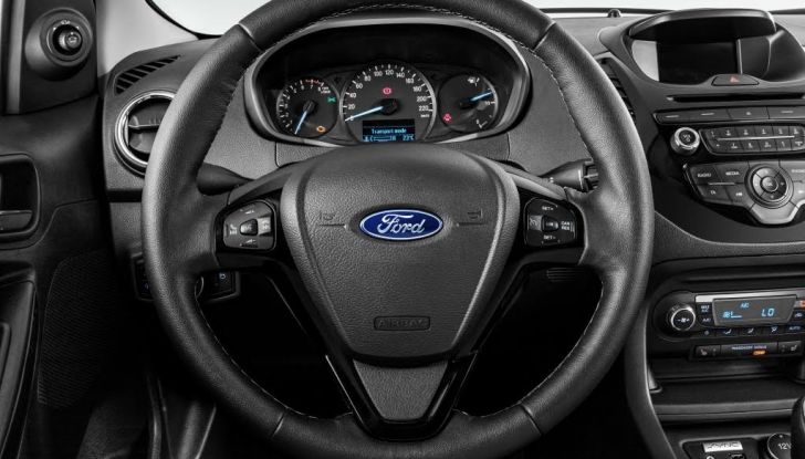 Nuova Ford KA+, listino prezzi prezzi da 9.750 euro, volante.