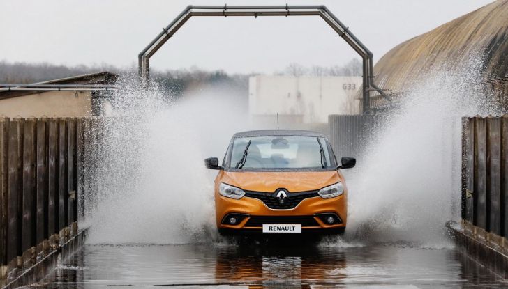 Nuova Renault Scenic, prezzi e gamma per il mercato italiano - Foto 8 di 15
