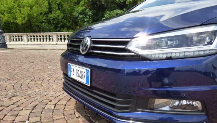 Prova su strada Volkswagen Touran 2.0 TDI 7 posti: caratteristiche, consumi e prezzi - Foto 9 di 35