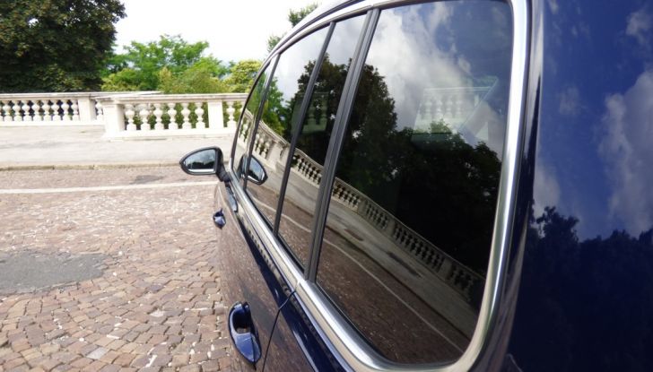 Prova su strada Volkswagen Touran 2.0 TDI 7 posti: caratteristiche, consumi e prezzi - Foto 20 di 35