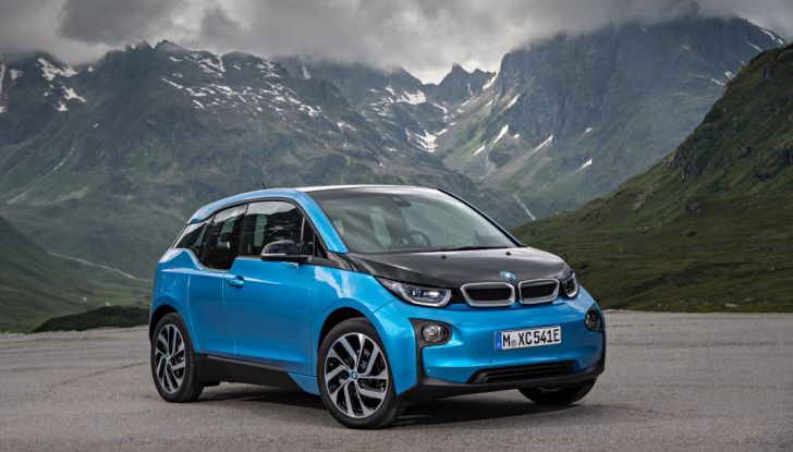 BMW i3 2017 al Salone di Parigi: batteria da 94Ah per 300Km di autonomia - Foto 6 di 14