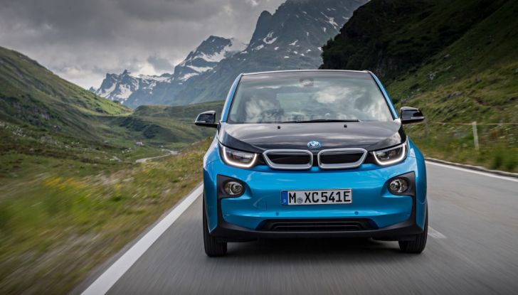 BMW i3 2017 al Salone di Parigi: batteria da 94Ah per 300Km di autonomia - Foto 13 di 14