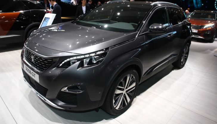 Nuova Peugeot 3008 2016, il SUV francese si fa grande - Foto 14 di 15