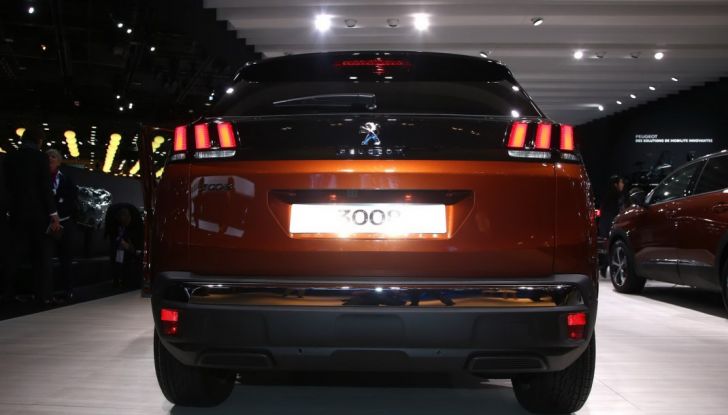 Nuova Peugeot 3008 2016, il SUV francese si fa grande - Foto 3 di 15