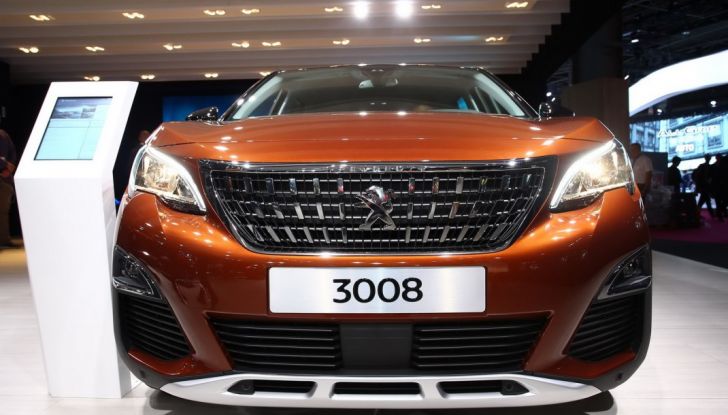 Nuova Peugeot 3008 2016, il SUV francese si fa grande - Foto 4 di 15