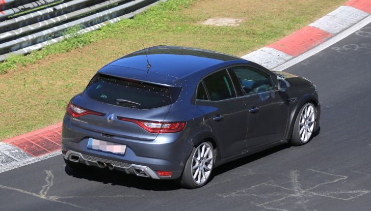 Renault Megane RS 2017, le prime foto al Nurburgring - Foto 8 di 19