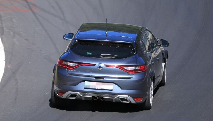 Renault Megane RS 2017, le prime foto al Nurburgring - Foto 9 di 19