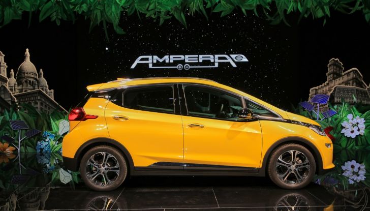 Opel Ampera-e, la monovolume elettrica debutta al salone dell’Auto di Parigi 2016 - Foto 12 di 27