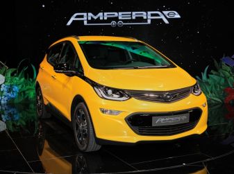 Opel Ampera-e, la monovolume elettrica debutta al salone dell’Auto di Parigi 2016