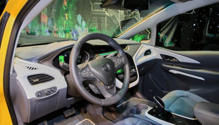 Opel Ampera-e, la monovolume elettrica debutta al salone dell’Auto di Parigi 2016 - Foto 19 di 27
