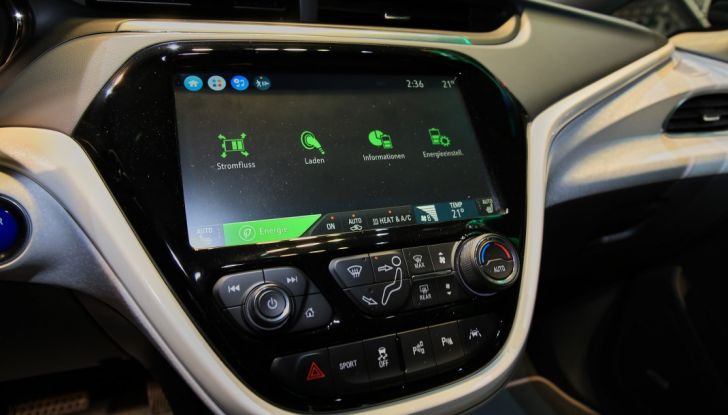 Opel Ampera-e, la monovolume elettrica debutta al salone dell’Auto di Parigi 2016 - Foto 21 di 27