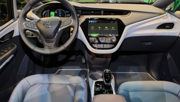Opel Ampera-e, la monovolume elettrica debutta al salone dell’Auto di Parigi 2016 - Foto 22 di 27