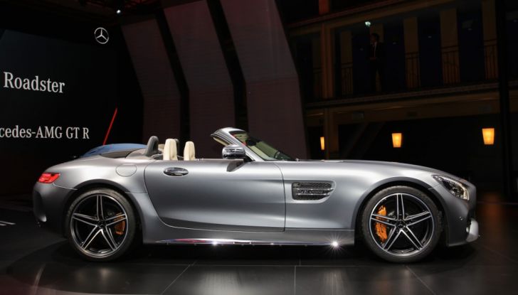auto novità mercedes AMG GT C Roadster salone Parigi 2016