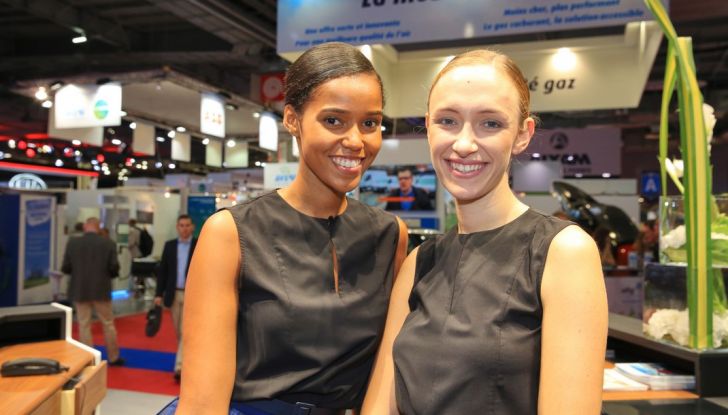 Le ragazze più belle del Salone di Parigi 2016 - Foto 21 di 36