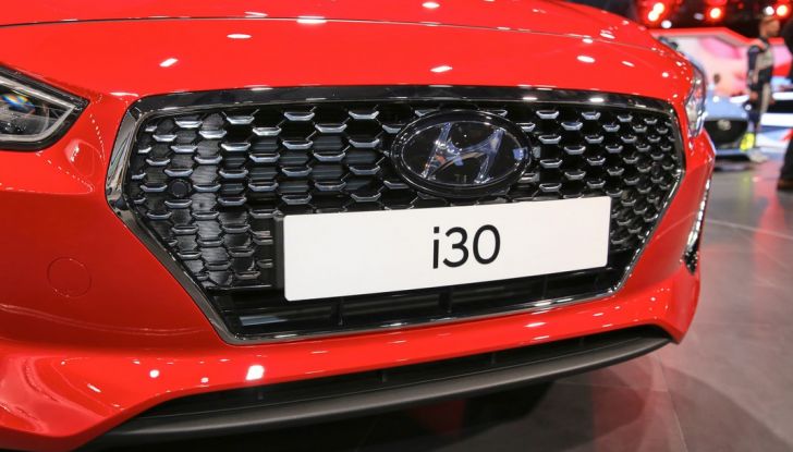 Hyundai i30, svelata ufficialmente la nuova generazione 2017 - Foto 15 di 17