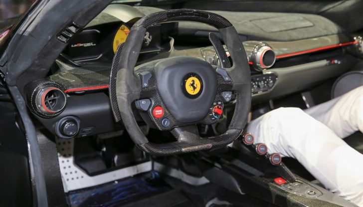 Ferrari aperta LaFerrari spider live Parigi 2016 12