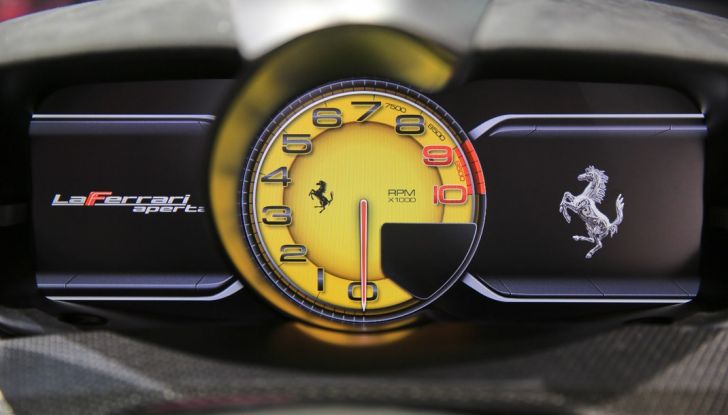 Ferrari aperta LaFerrari spider live Parigi 2016 13