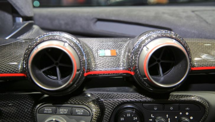 Ferrari aperta LaFerrari spider live Parigi 2016 14