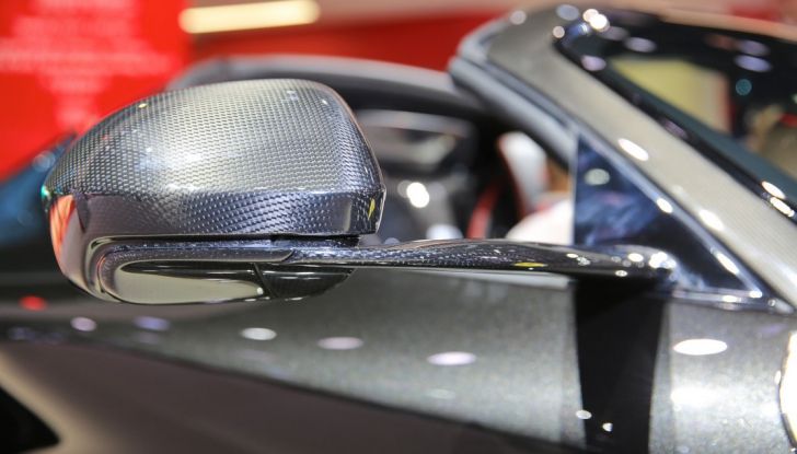 Ferrari aperta live Parigi 2016 specchietto