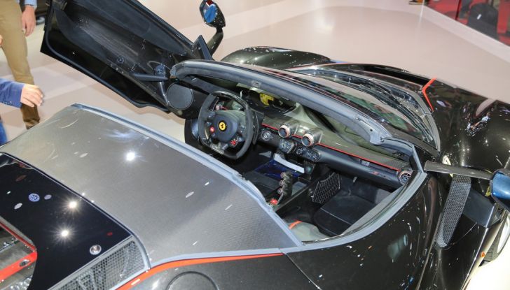 auto salone Parigi LaFerrari 2016