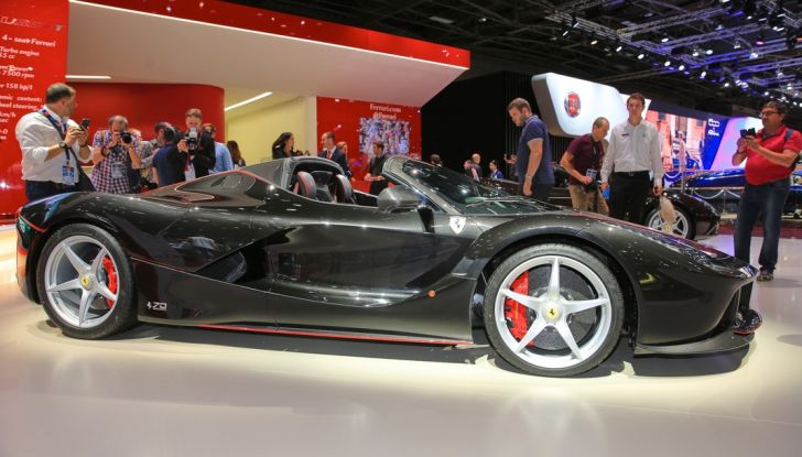 Ferrari aperta LaFerrari spider live Parigi 2016 6