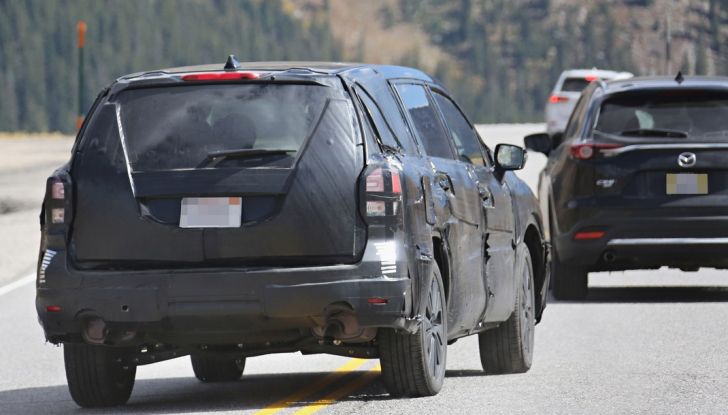 Subaru Tribeca, prime foto spia del nuovo SUV giapponese - Foto 11 di 15
