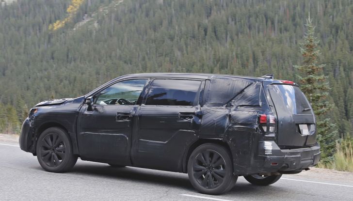 Subaru Tribeca, prime foto spia del nuovo SUV giapponese - Foto 13 di 15
