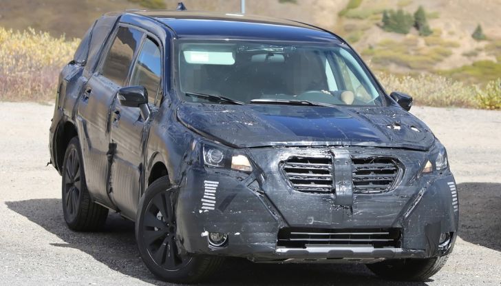 Subaru Tribeca, prime foto spia del nuovo SUV giapponese - Foto 3 di 15