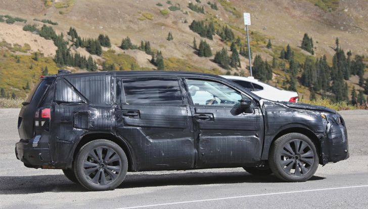Subaru Tribeca, prime foto spia del nuovo SUV giapponese - Foto 8 di 15