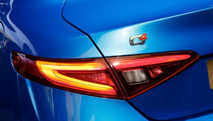 alfa giulia veloce salone di Parigi dettaglio fanale