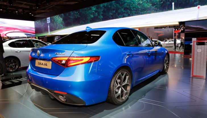 alfa giulia veloce salone di Parigi laterale posteriore