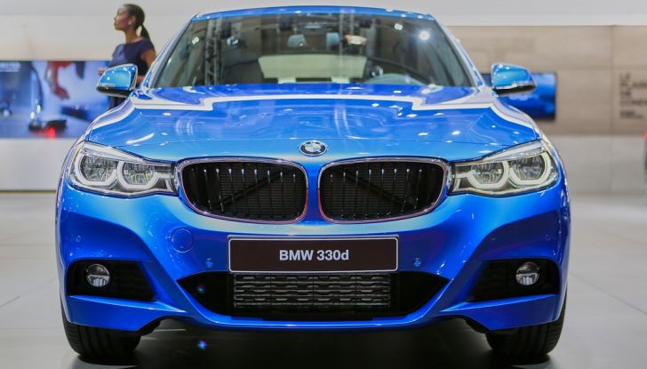 bmw serie 3 GT auto salone parigi 2016 calandra