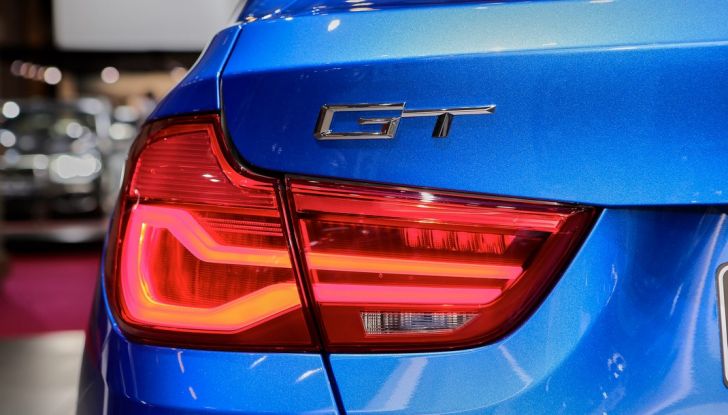 auto salone parigi bmw serie 3 GT