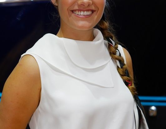 Le ragazze più belle del Salone di Parigi 2016 - Foto 32 di 36